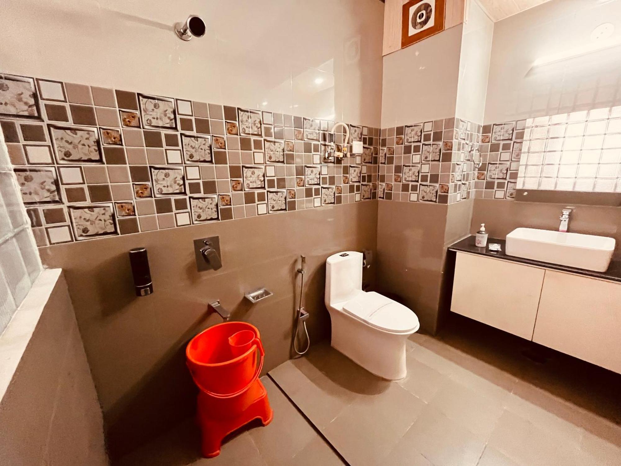 Tata Vista Resort Mall Road Manali - Centrally Heated & Air Cooled Dış mekan fotoğraf