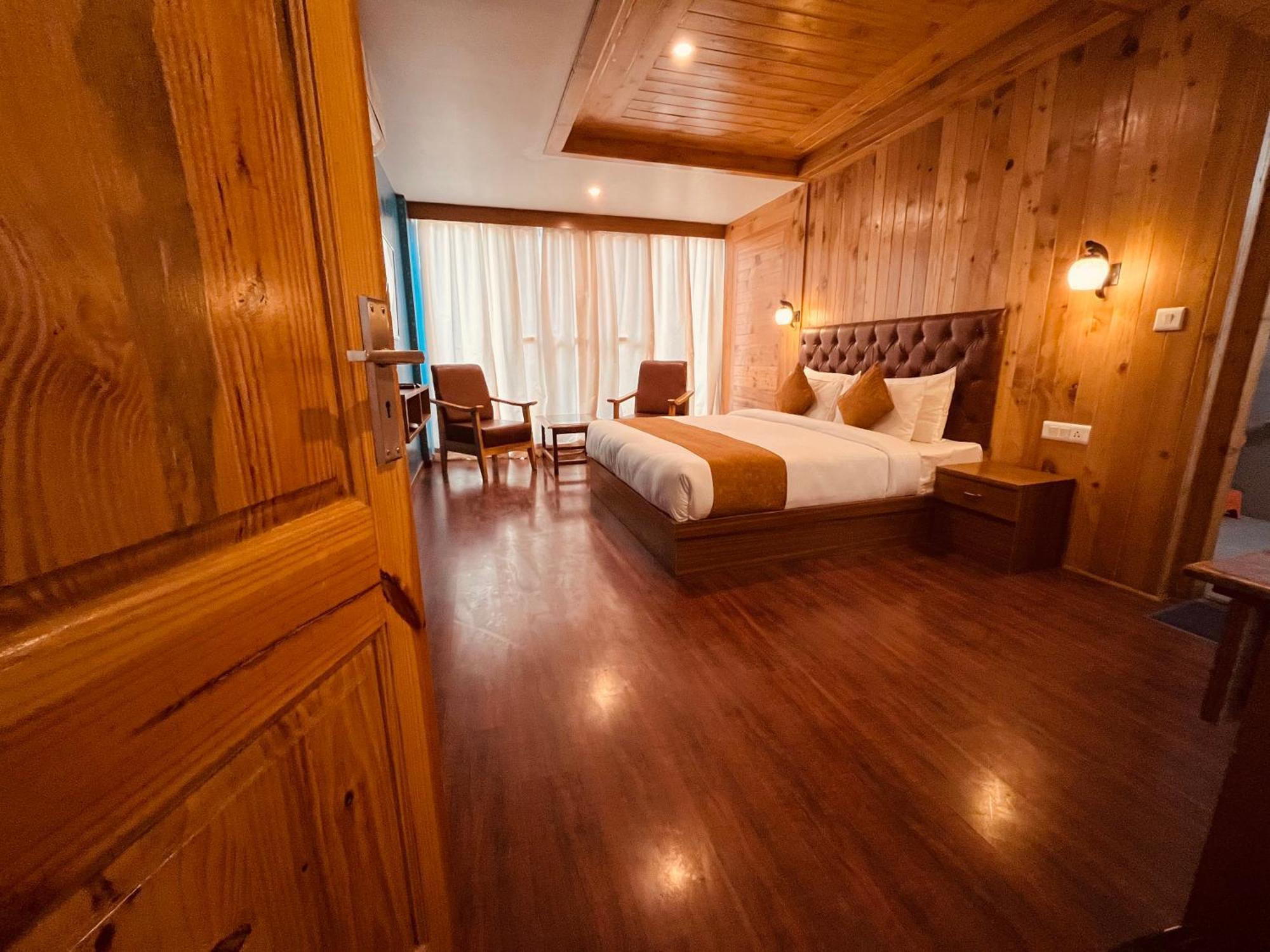 Tata Vista Resort Mall Road Manali - Centrally Heated & Air Cooled Dış mekan fotoğraf
